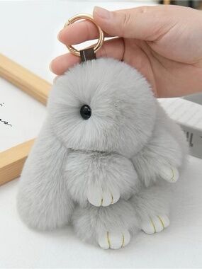 ADORABLE FLUFFY BUNNY KEYCHAIN